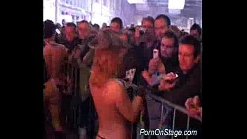 tiziana cantone video porno nasty babe doing porn on stage 