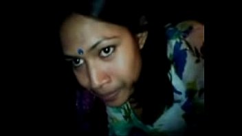 women exposing themselves in public shila