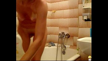 webcam spy 30 - nice hot sxe teen shower 